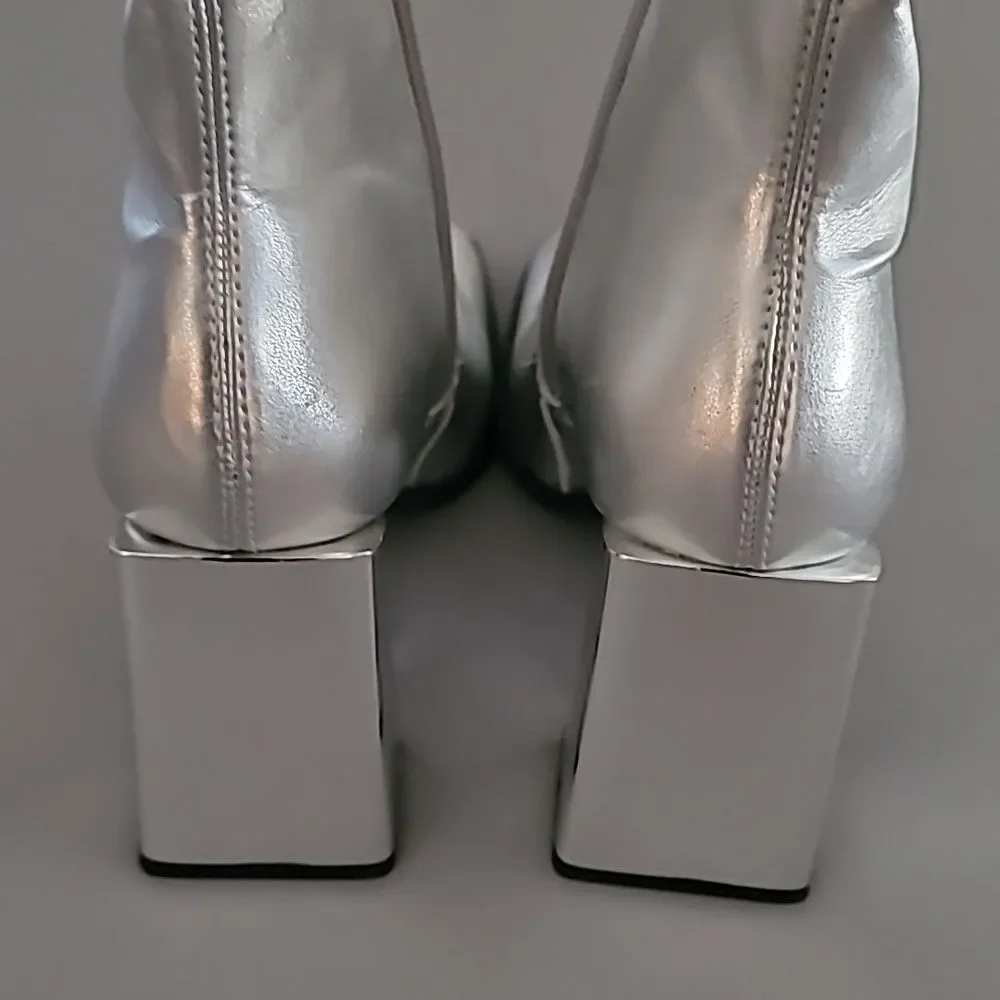 Gianni Bini Women's Border-Line Silver Metallic Block Heel Booties 7M